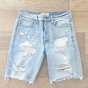 Free people distressed Bermuda Jean shorts blue size 25